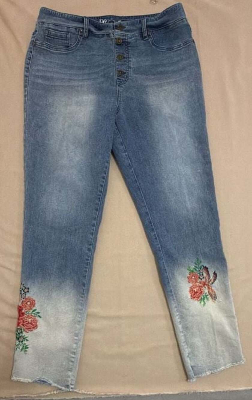 DG2 Diane Gilman Embroidered Pull On Jeans Button Fly Ombre Midtone Blue